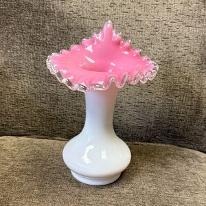 Vintage Silver Crest White and Pink Jack in the Pulpit Glass Vase w/ Ruffle Edge